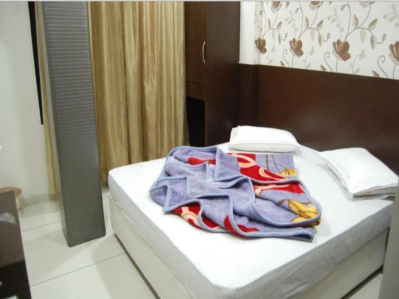 Hotel Poonam Palace Ujjain Dış mekan fotoğraf